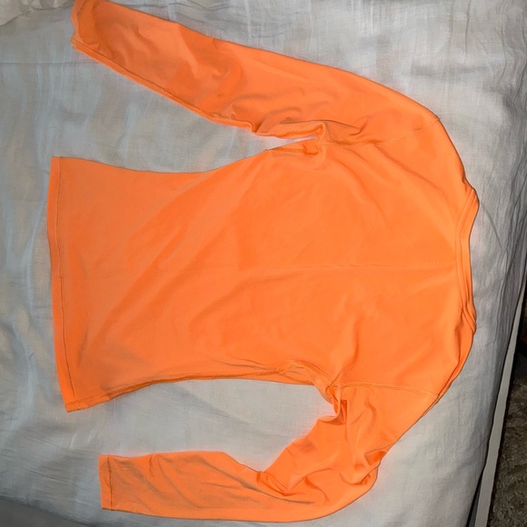 Nike Dry Fit Top - Picture 3 of 4